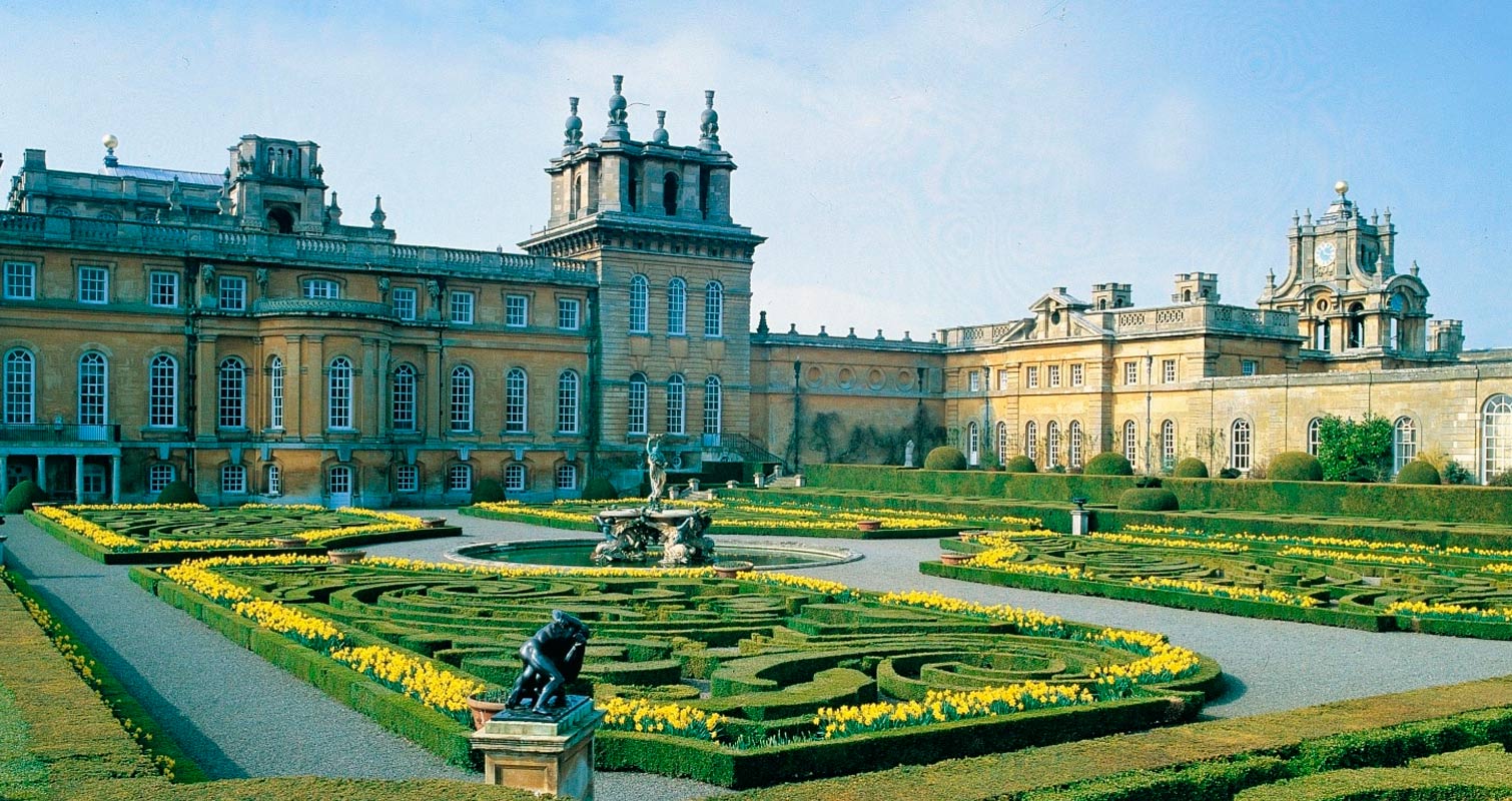 Blenheim Palace and Champagne Afternoon Tea for Two